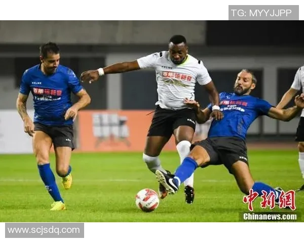 梁朝伟与足球明星之间的友谊与合作探索